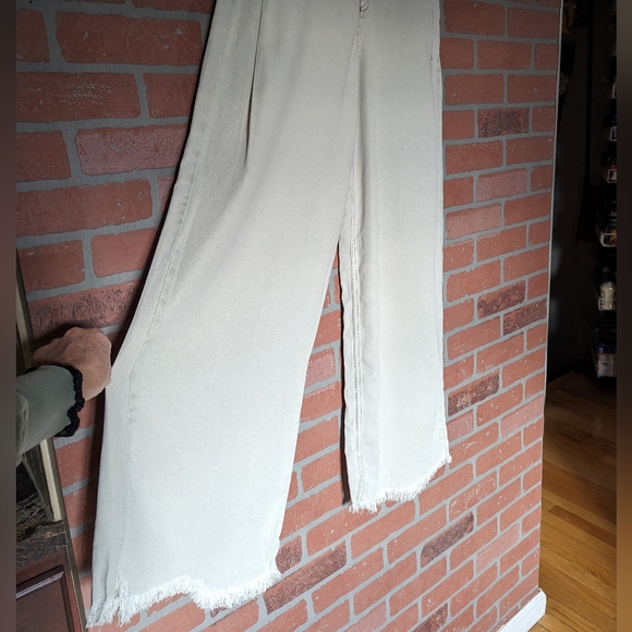 NWT- WE THE FREE- OLD WEST SLOUCHY JEAN SZ. 28 - Picture 4 of 12